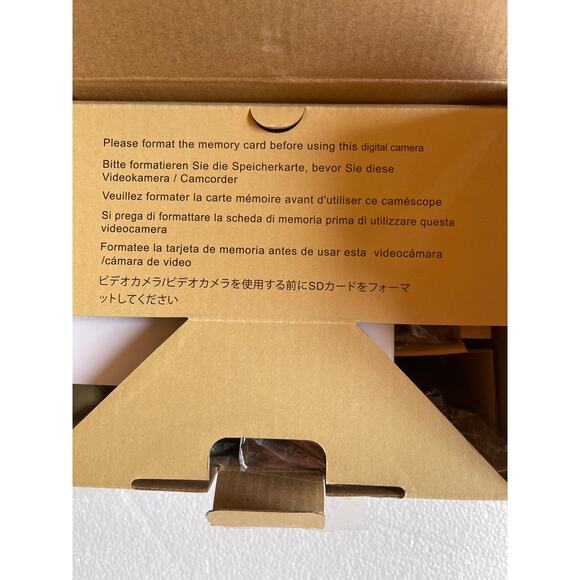 New Housoly 4k Digital Vlogging camera - Picture 3 of 5